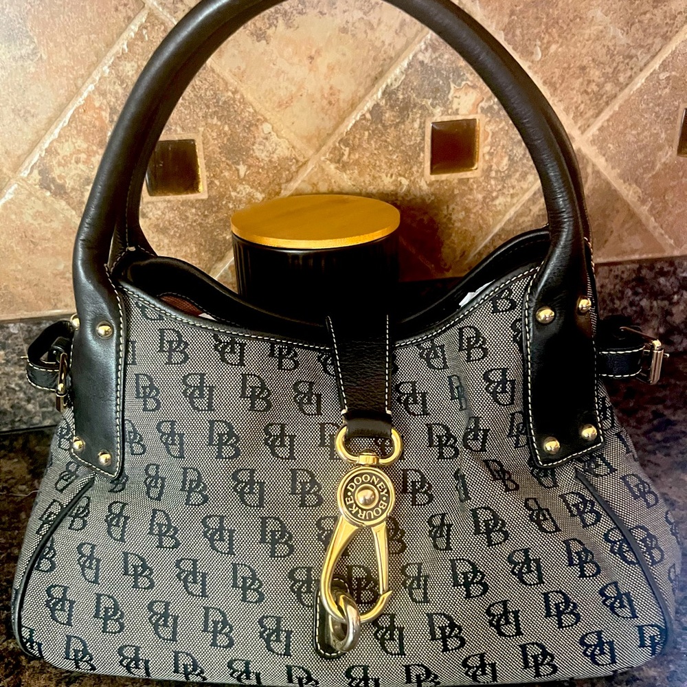 Dooney & Bourke tote